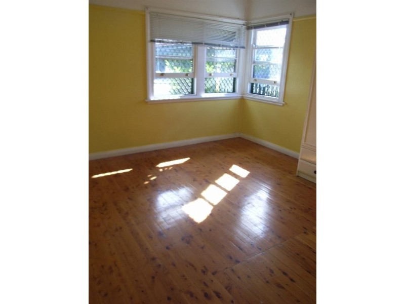 18 Kent Street, Tamworth NSW 2340