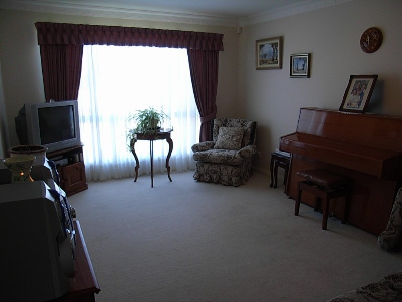 12 The Retreat, Tamworth NSW 2340