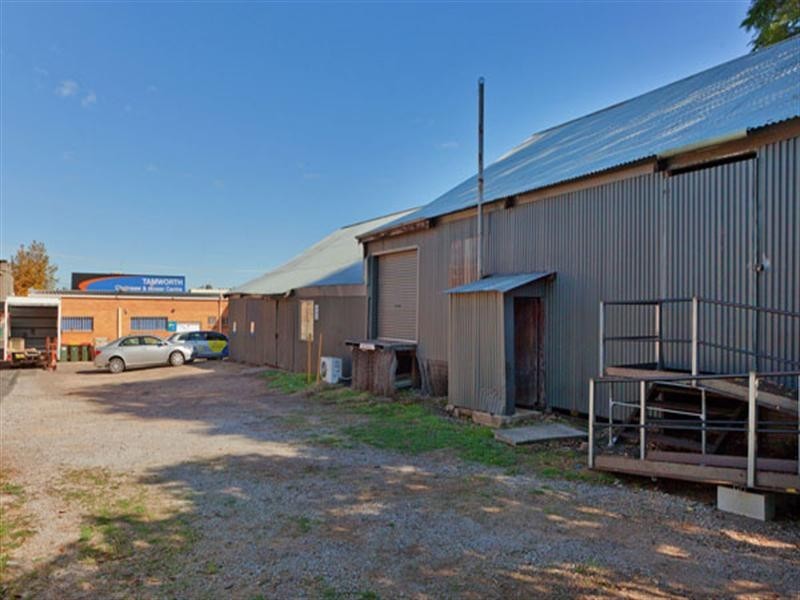 218 Peel Street, Tamworth NSW 2340