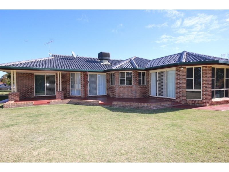 62 Greg Norman Drive, Tamworth NSW 2340