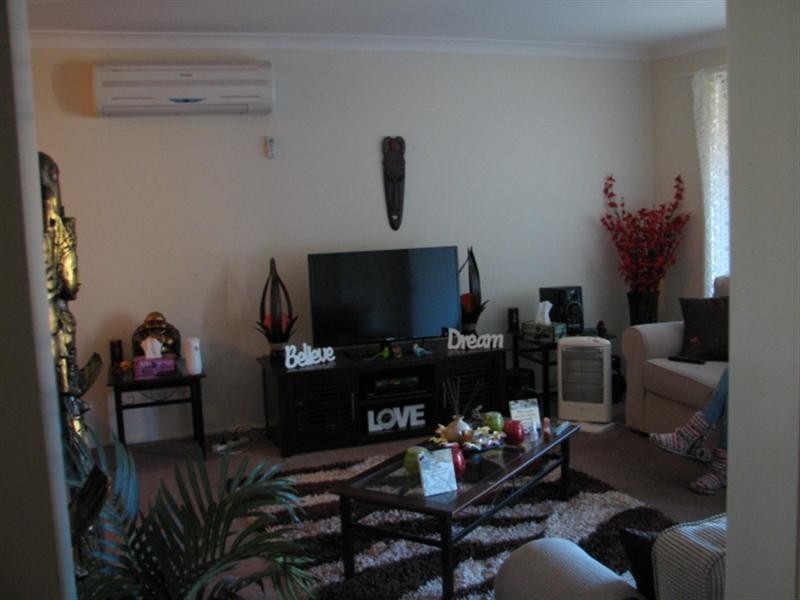 6 Illoura Street, Hillvue NSW 2340