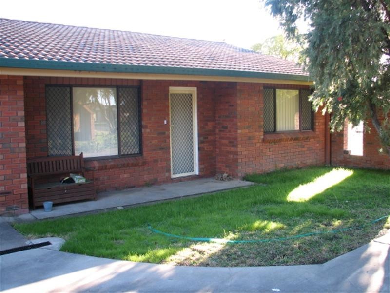 6 Illoura Street, Hillvue NSW 2340