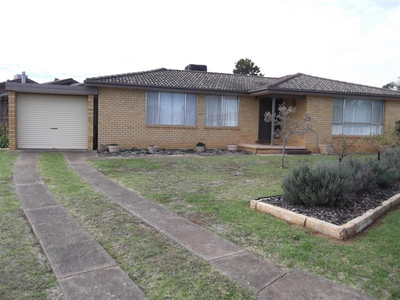 14 Merindah Avenue, Manilla NSW 2346