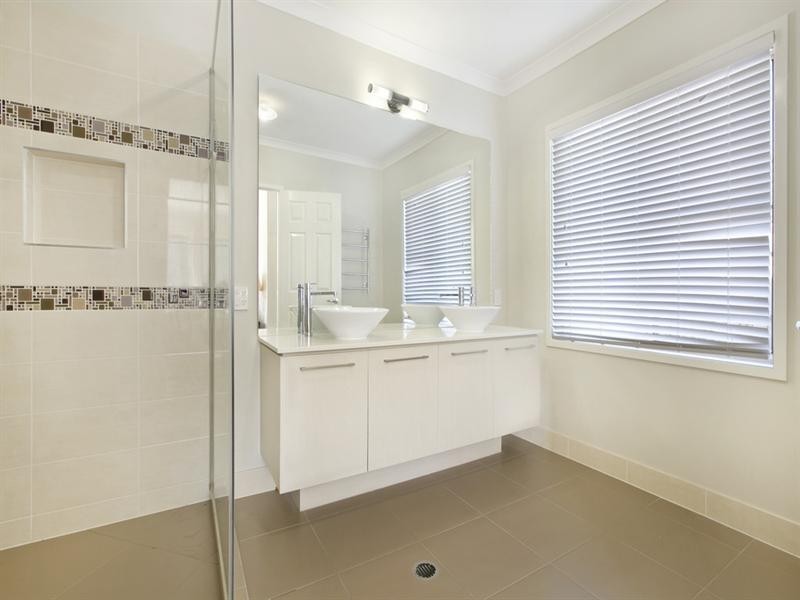 85 Watervale Parade, Wakerley QLD 4154