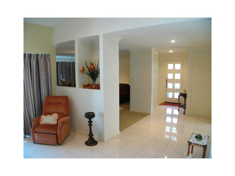 98 Brokenwood Circuit, Tingalpa QLD 4173