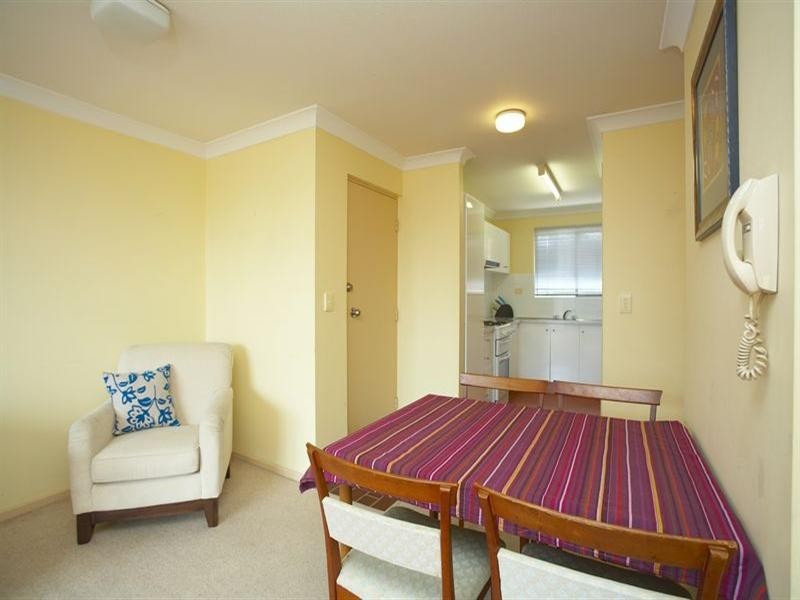 8/127 Wynnum Esplanade, Wynnum QLD 4178