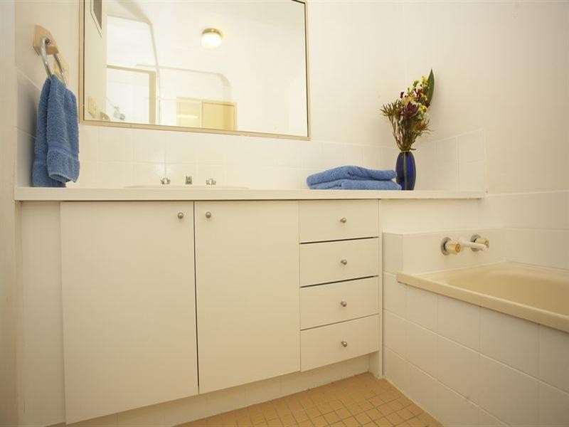 8/127 Wynnum Esplanade, Wynnum QLD 4178