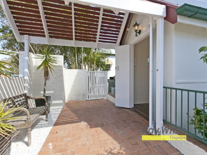 95 Kianawah Road, Wynnum West QLD 4178