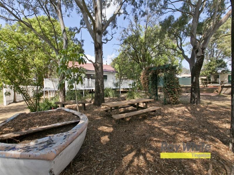 95 Kianawah Road, Wynnum West QLD 4178