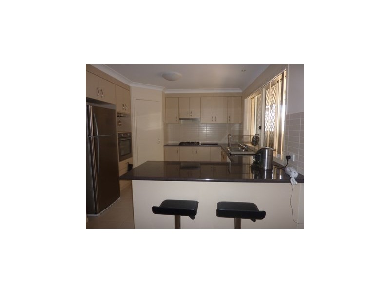 6 Sasha Street, Wynnum West QLD 4178