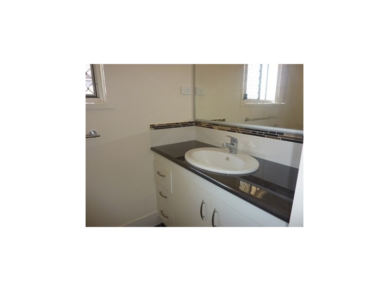 6 Sasha Street, Wynnum West QLD 4178