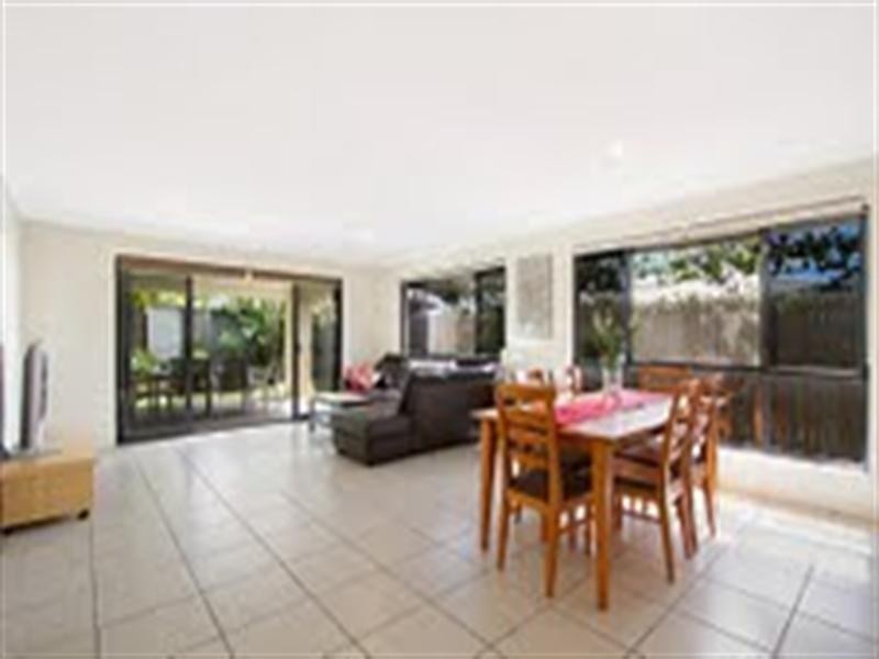 1 Luigina Close, Wakerley QLD 4154