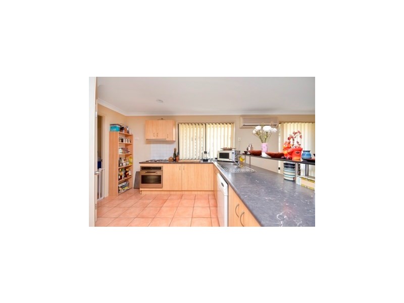 1 Manor Crescent, Wakerley QLD 4154