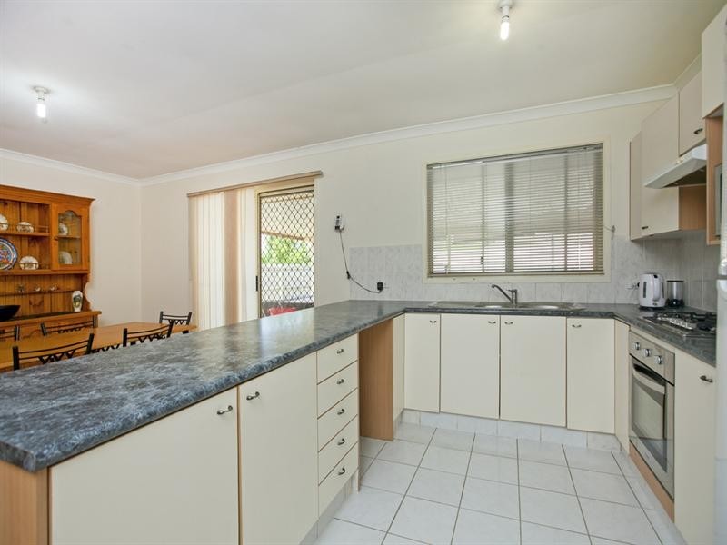 4 Oberon Esplanade, Hemmant QLD 4174