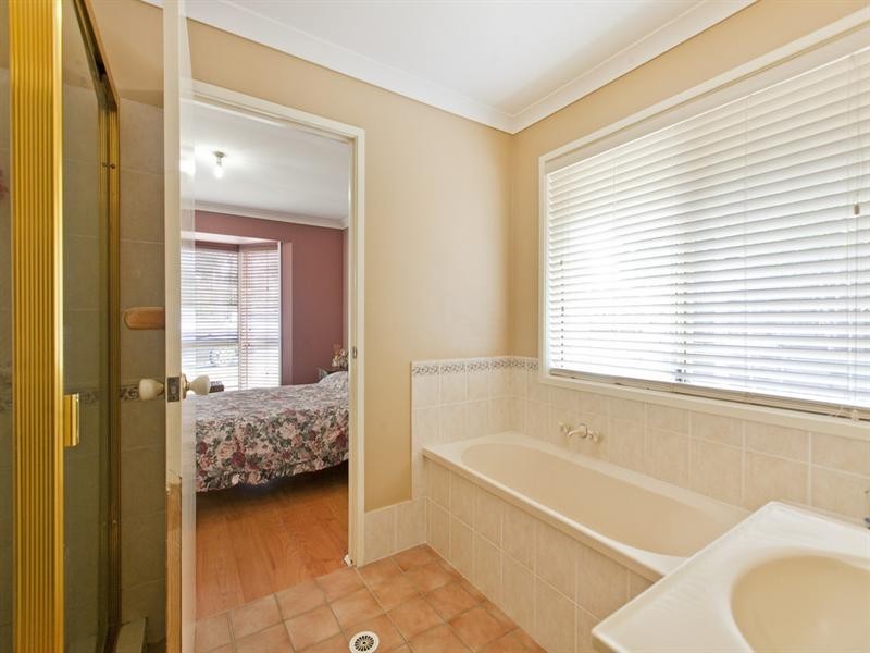 4 Oberon Esplanade, Hemmant QLD 4174