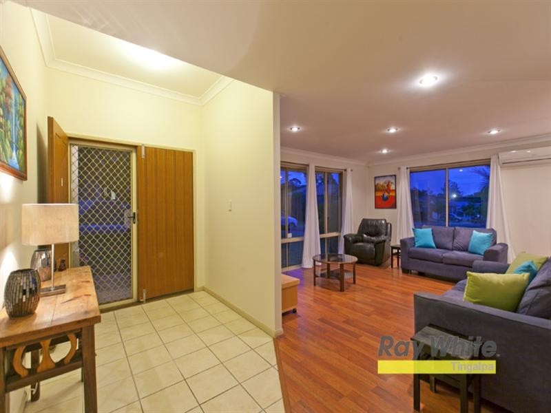 2 Ashcroft Close, Wakerley QLD 4154