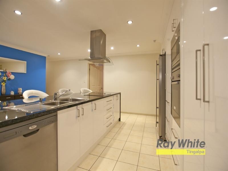 2 Ashcroft Close, Wakerley QLD 4154