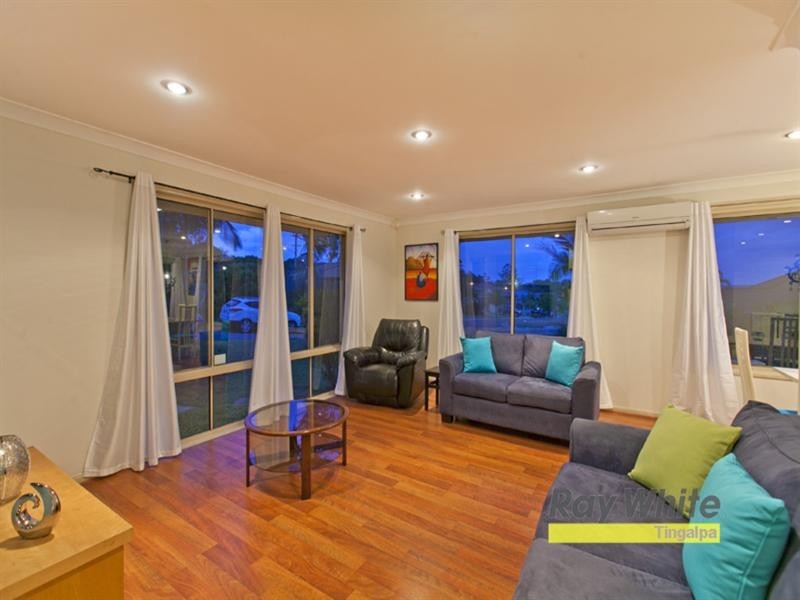 2 Ashcroft Close, Wakerley QLD 4154