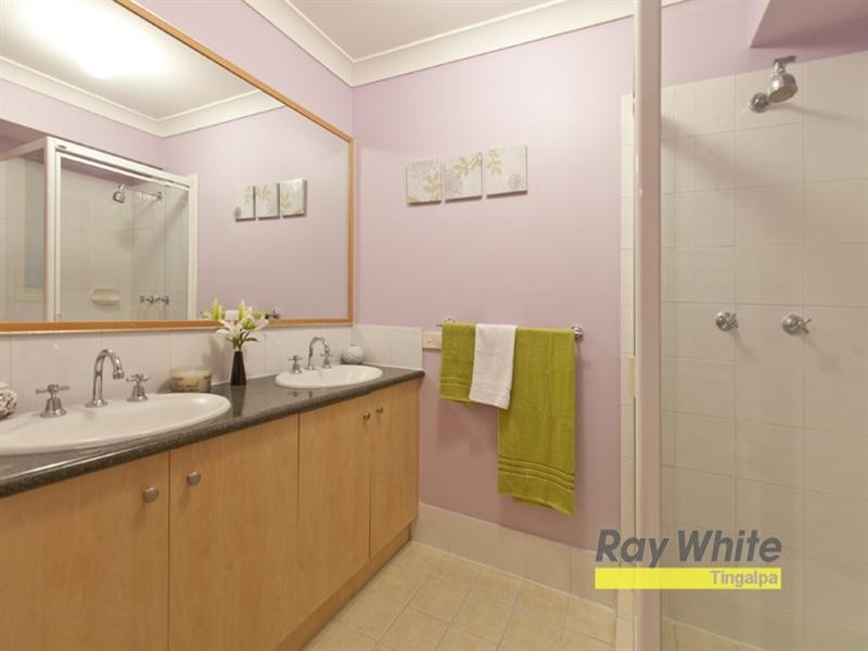 2 Ashcroft Close, Wakerley QLD 4154