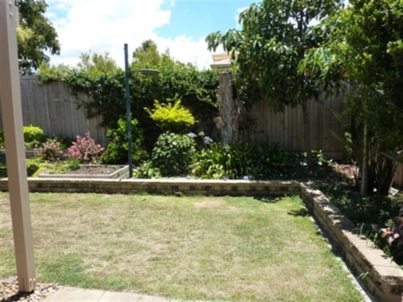 8 Magdalene Street, Wynnum West QLD 4178