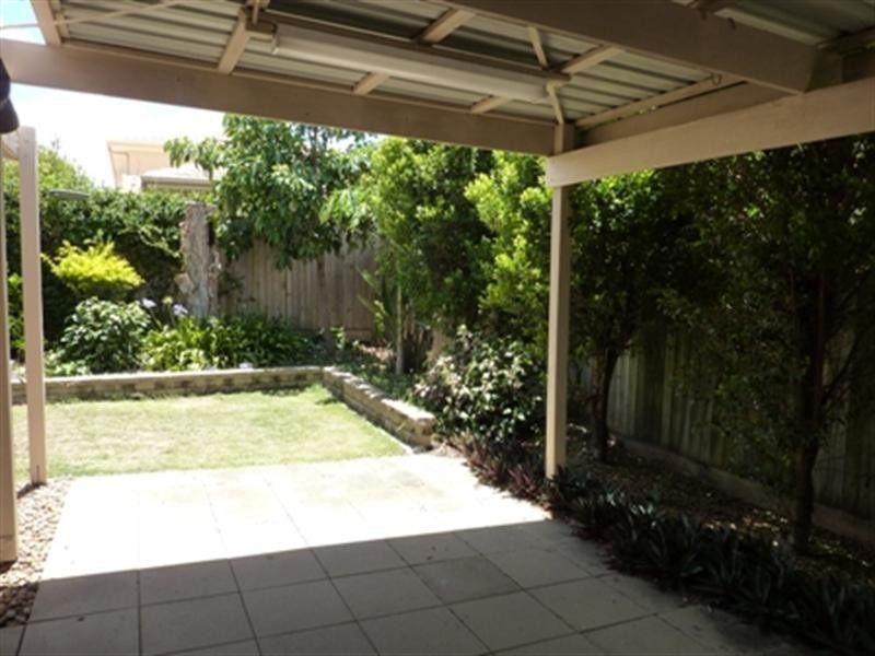 8 Magdalene Street, Wynnum West QLD 4178