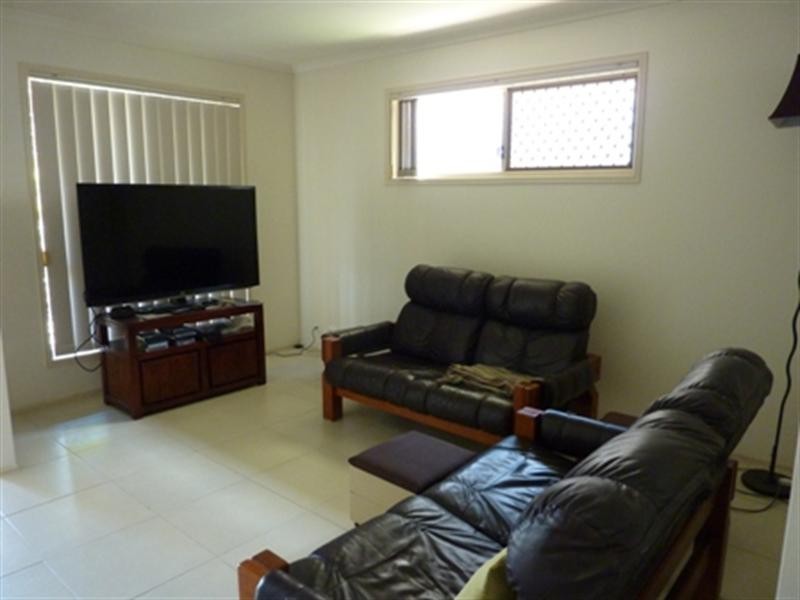 8 Magdalene Street, Wynnum West QLD 4178