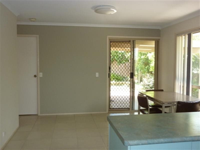 8 Magdalene Street, Wynnum West QLD 4178