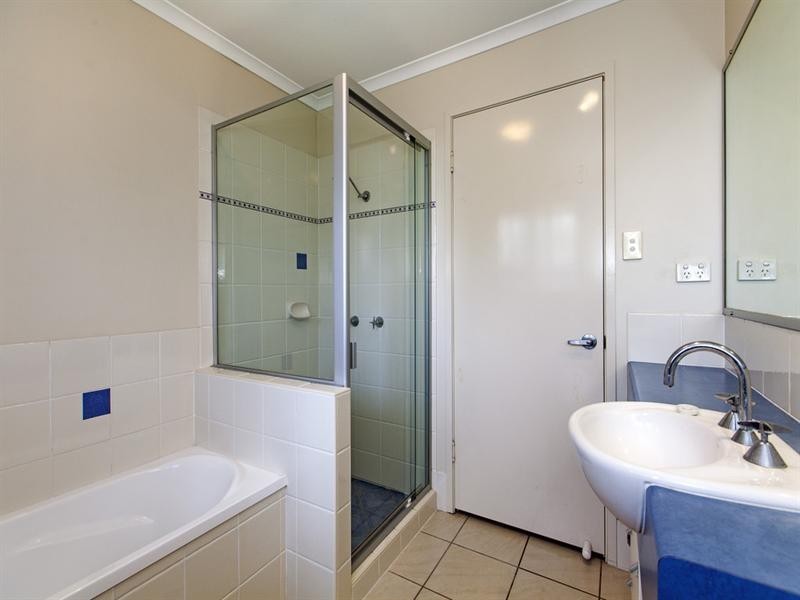 50/586 Manly Road, Wakerley QLD 4154