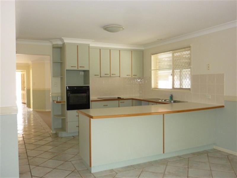 4 Glenlyn Street, Wynnum West QLD 4178