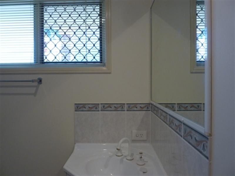 4 Glenlyn Street, Wynnum West QLD 4178