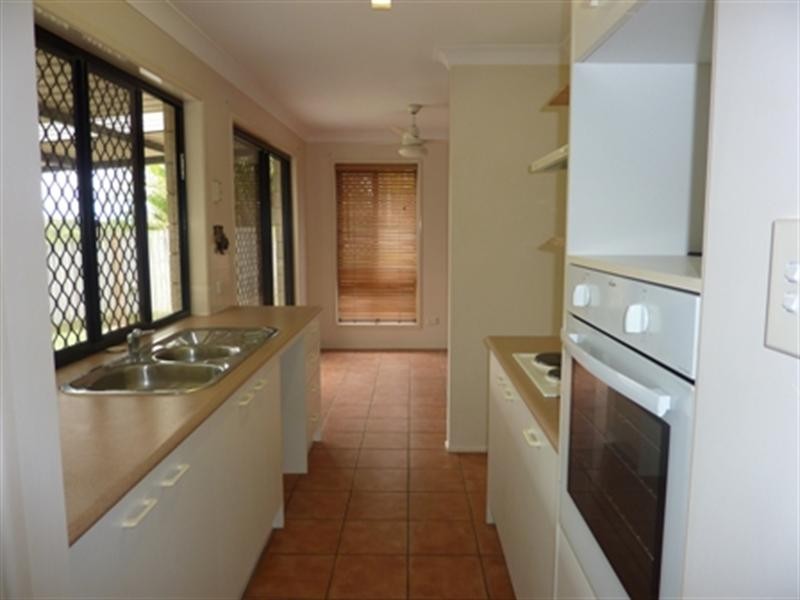 28 Underwood Street, Wakerley QLD 4154