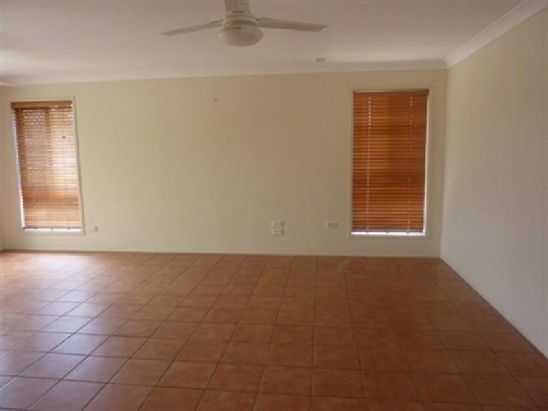 28 Underwood Street, Wakerley QLD 4154