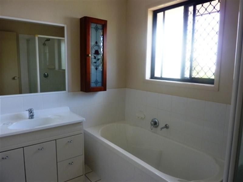 28 Underwood Street, Wakerley QLD 4154