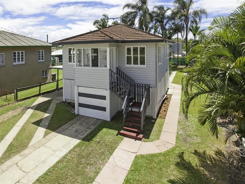 18 Crawford, Wynnum West QLD 4178