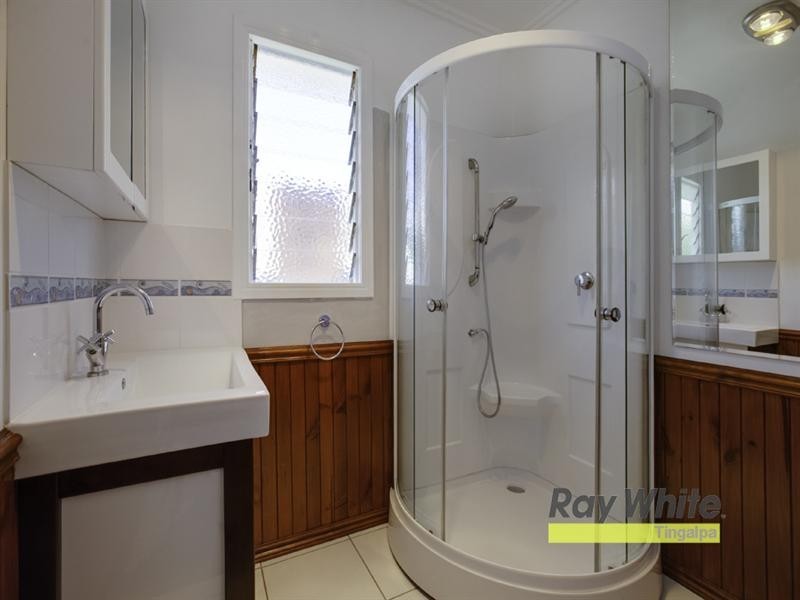 18 Crawford, Wynnum West QLD 4178