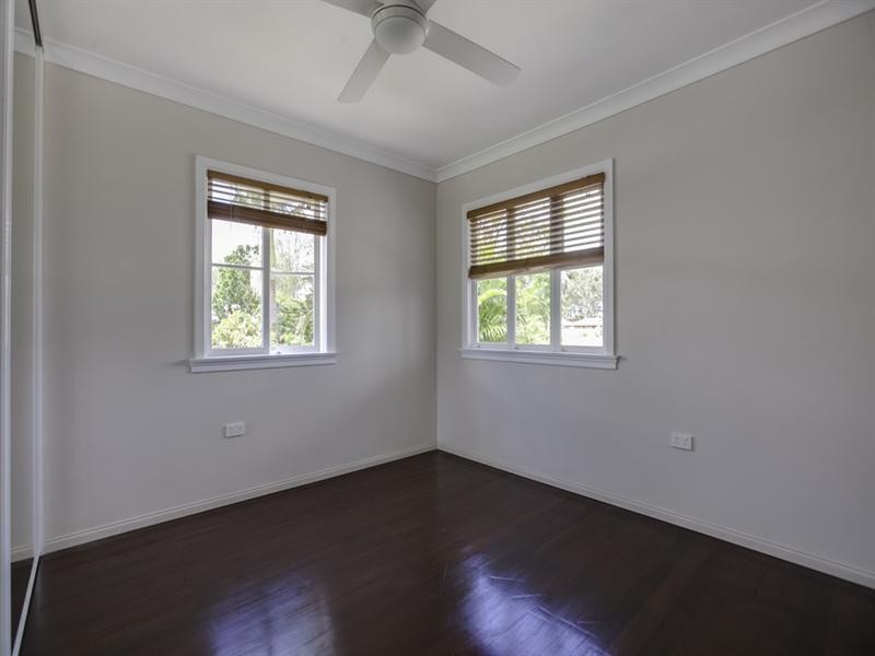 18 Crawford, Wynnum West QLD 4178