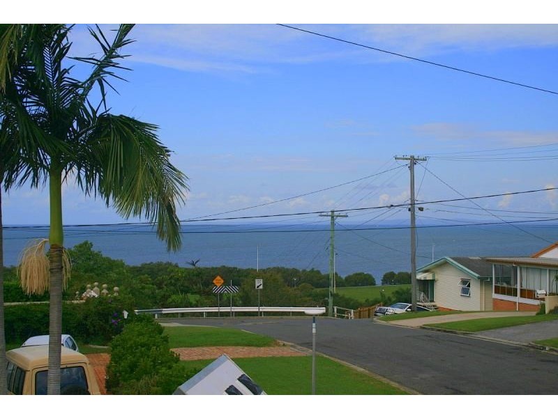 43 Crown Street, Wynnum QLD 4178