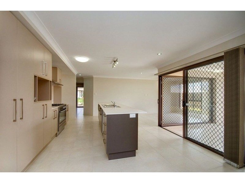 66 Schooner Circuit, Manly West QLD 4179