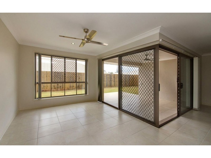 66 Schooner Circuit, Manly West QLD 4179