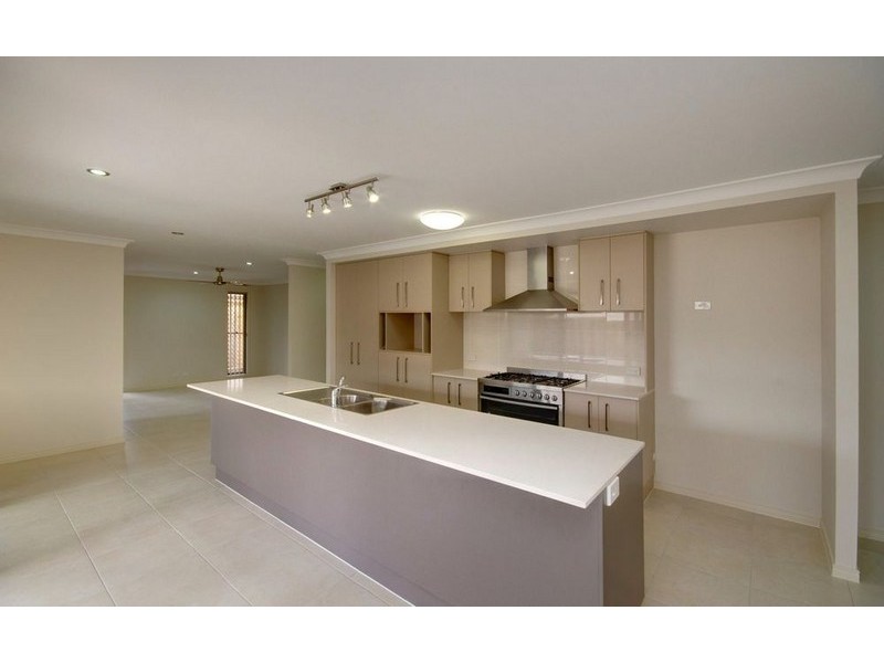 66 Schooner Circuit, Manly West QLD 4179