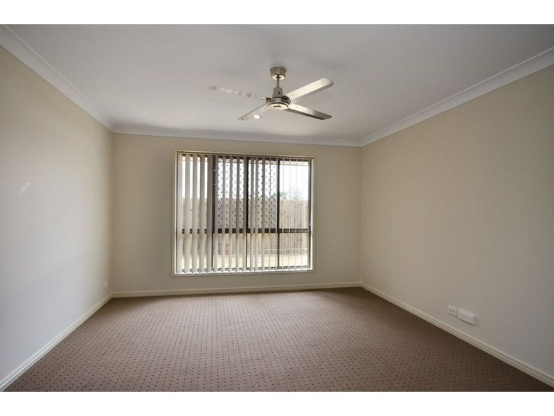 66 Schooner Circuit, Manly West QLD 4179