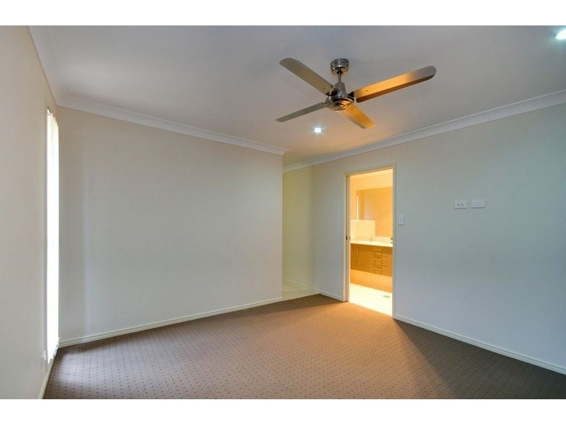 66 Schooner Circuit, Manly West QLD 4179