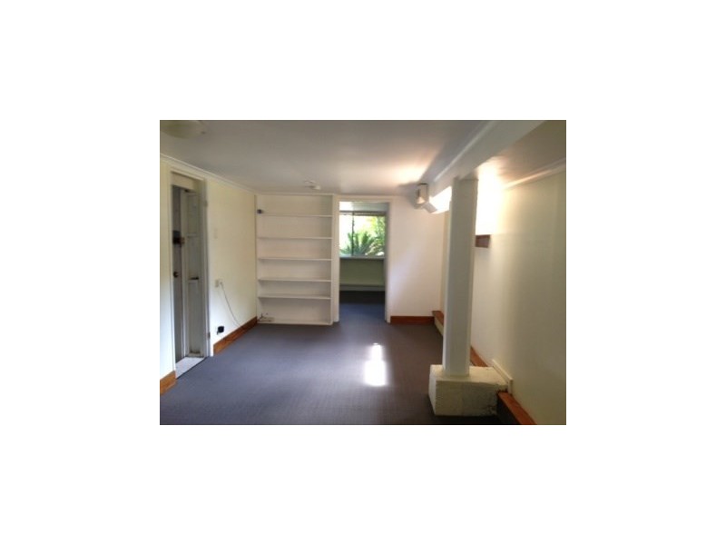 11 Arakurta Street, Lota QLD 4179