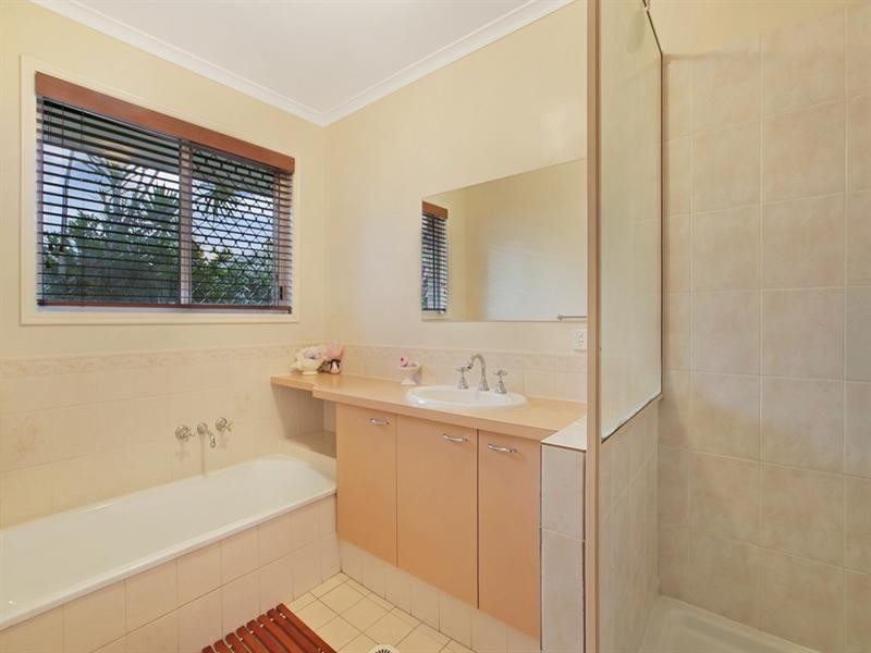 32 Trevally Crescent, Manly West QLD 4179