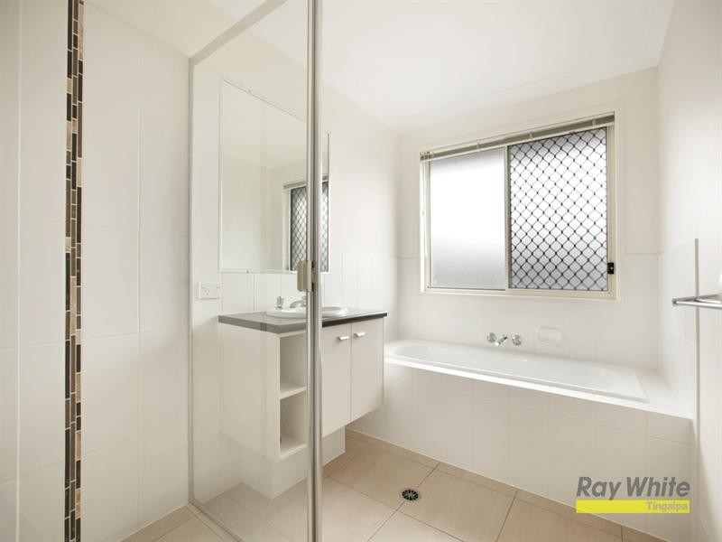 51 Higgs Circuit, Wynnum West QLD 4178