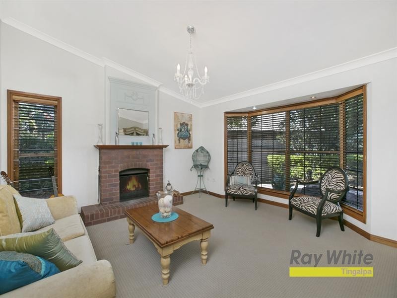 9 Croft Court, Carindale QLD 4152