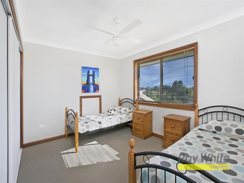 9 Croft Court, Carindale QLD 4152