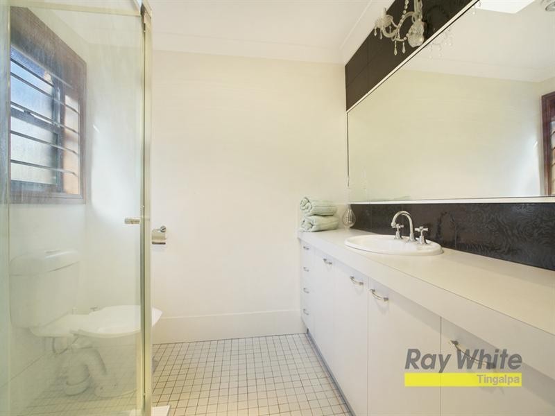 9 Croft Court, Carindale QLD 4152