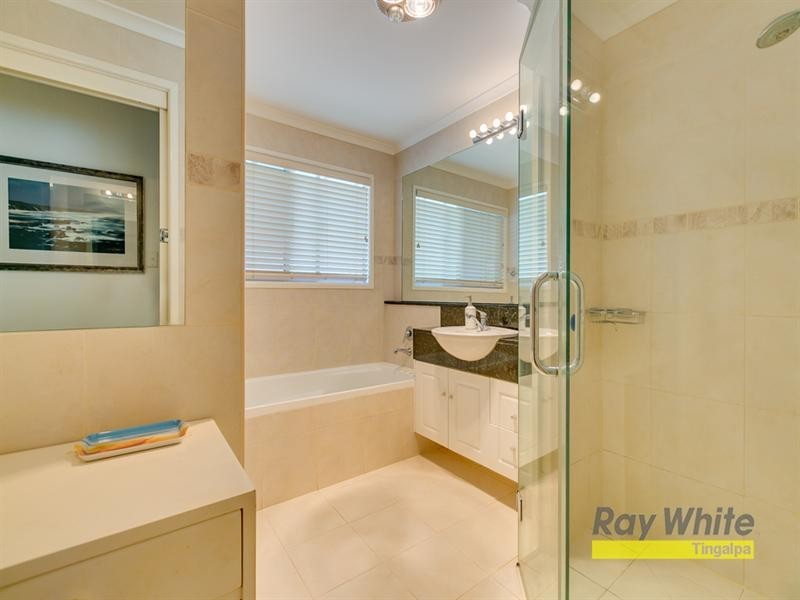 16 Barbara Street, Manly West QLD 4179