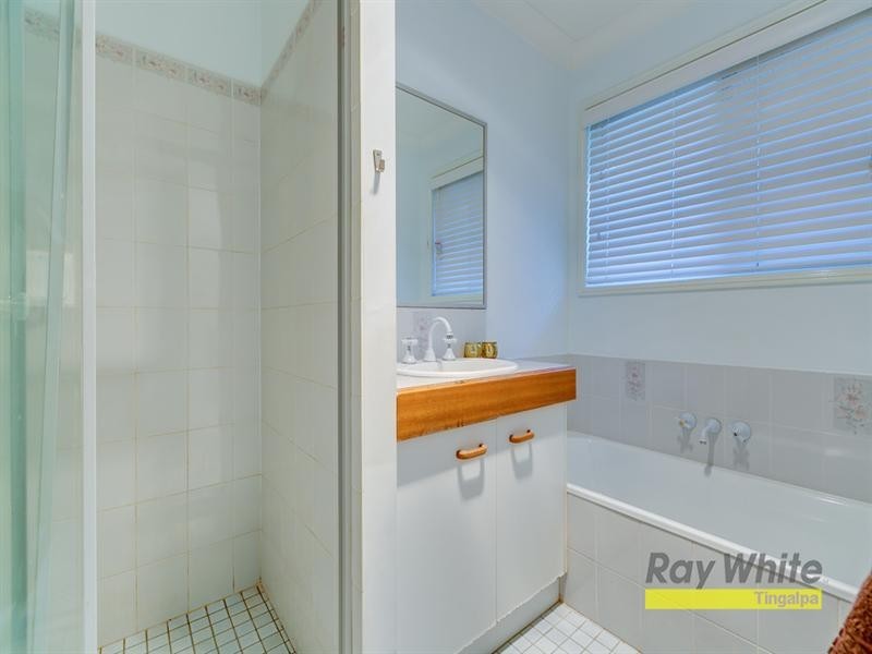 35 TREVALLY Crescent, Manly West QLD 4179